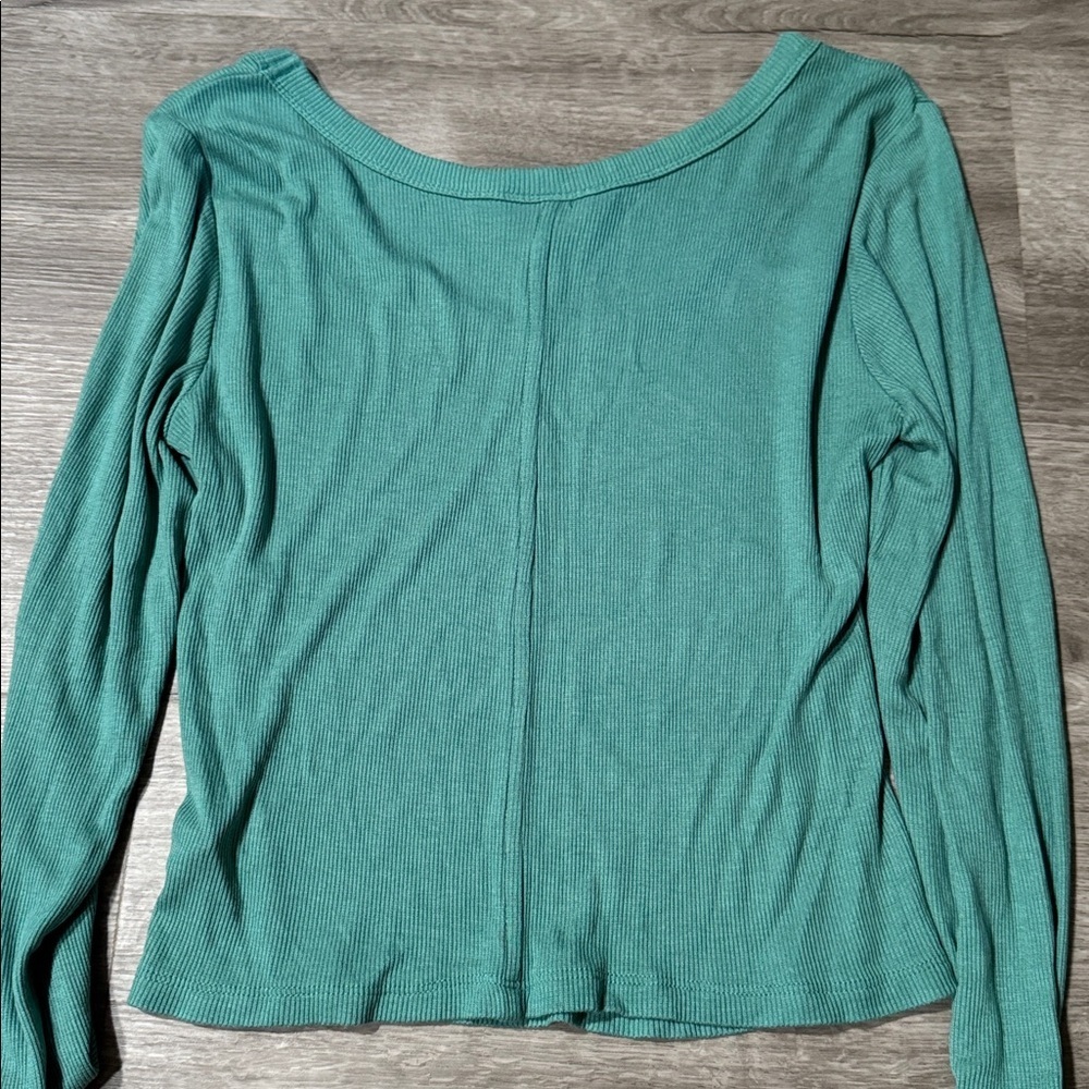 Universal Thread Top - Picture 3 of 6